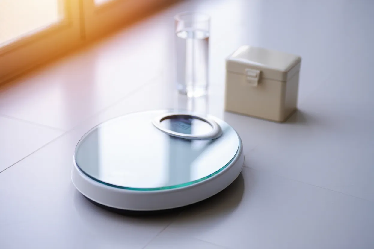 Balance et médicaments GLP-1 — illustration de la reprise de poids après arrêt du traitement